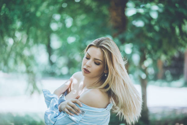istock Never bow your head, show your beauty. 1174391445