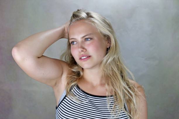istock Girl With Explanation 1174406569