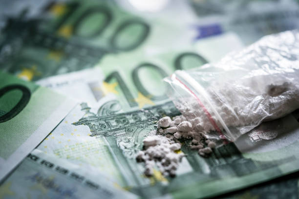 cocaine and european union bills - european union euro note currency forex european union currency imagens e fotografias de stock