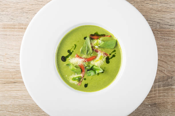 istock vegan green cream soup spinach 1174446594
