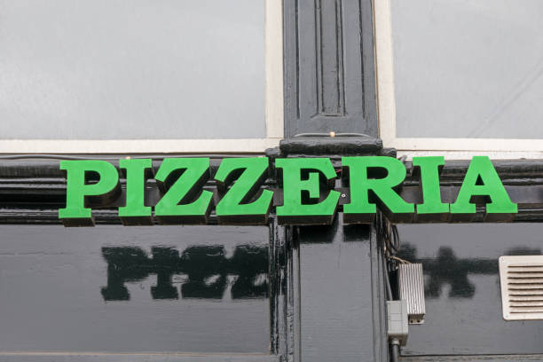 istock Pizzeria Sign 1174448437