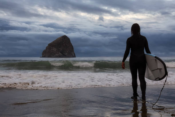 istock Surfing in Oregon Coast 1174490519