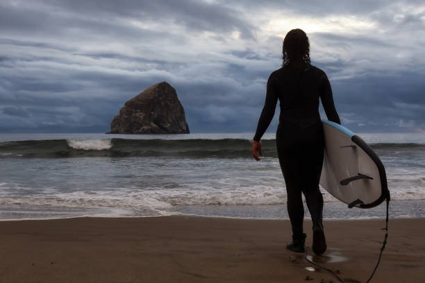 istock Surf in Pacific City, Oregon 1174491855