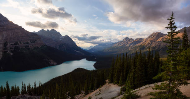 istock Peyto Lake Sunset 1174495902