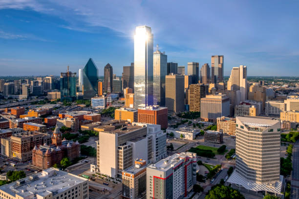 Dallas Texas skyline at twilight Dallas skyline reunion tower photos stock pictures, royalty-free photos & images
