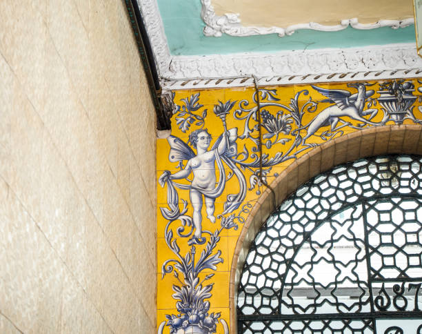istock Antique tiled Andalusian entry to a Patio. 1174499685