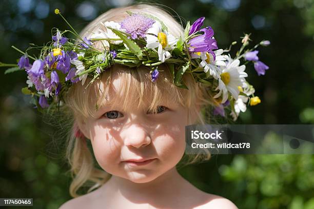 Menina De Verão - Fotografias de stock e mais imagens de Alegria - Alegria, Amarelo, Cabelo Louro