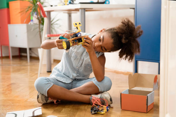 istock Unboxing and let's play 1174523682