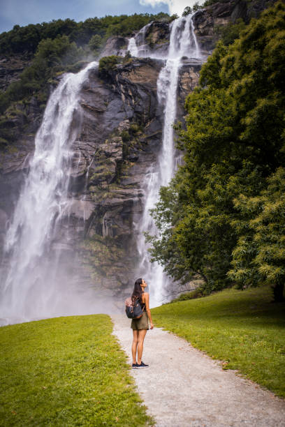 zurück zur natur. - waterfall water nature zen like stock-fotos und bilder