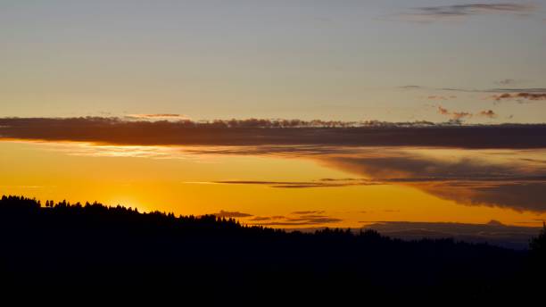 oak savannah sunsets - west linn imagens e fotografias de stock