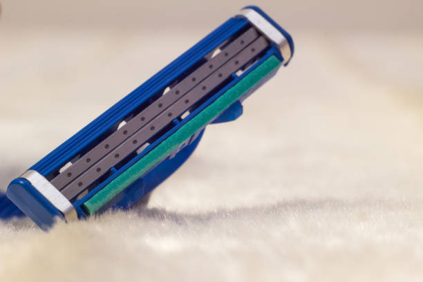 razor foreground on white background