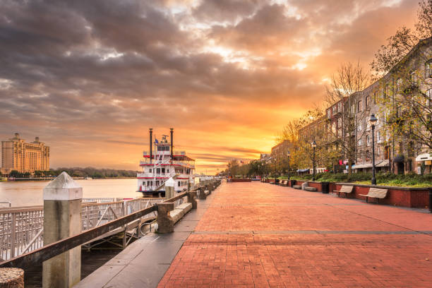 istock Savannah, Georgia, USA riverfront promenade 1174622905