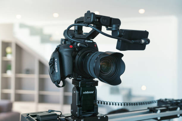 professional filming equipments - arts symbols studio shot selective focus entertainment imagens e fotografias de stock