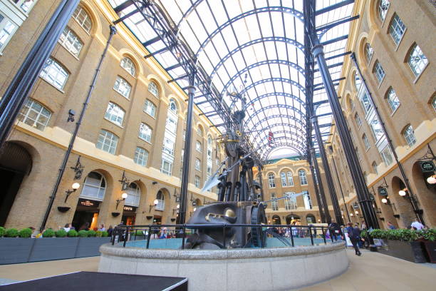 hay's galleria galleria shopping arcade londra inghilterra - shopping mall foto e immagini stock