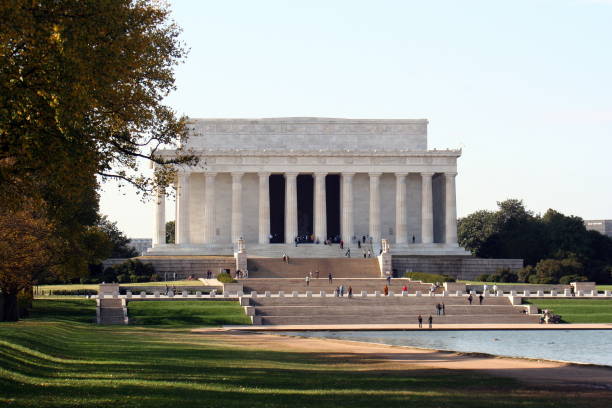 istock Lincoln Memorial Reflecting Pool in the fall 1174663256