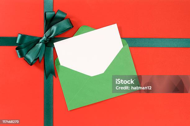 Foto de Verde E Vermelho Com Mensagem Em Branco Cartão De Presente e mais fotos de stock de Aberto