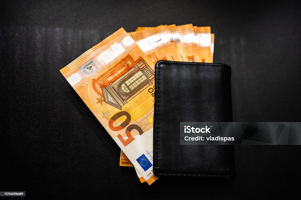 Mann Brieftasche mit Geld auf dem Tisch, Brieftasche mit EURO - Lizenzfrei Abwertung Stock-Foto