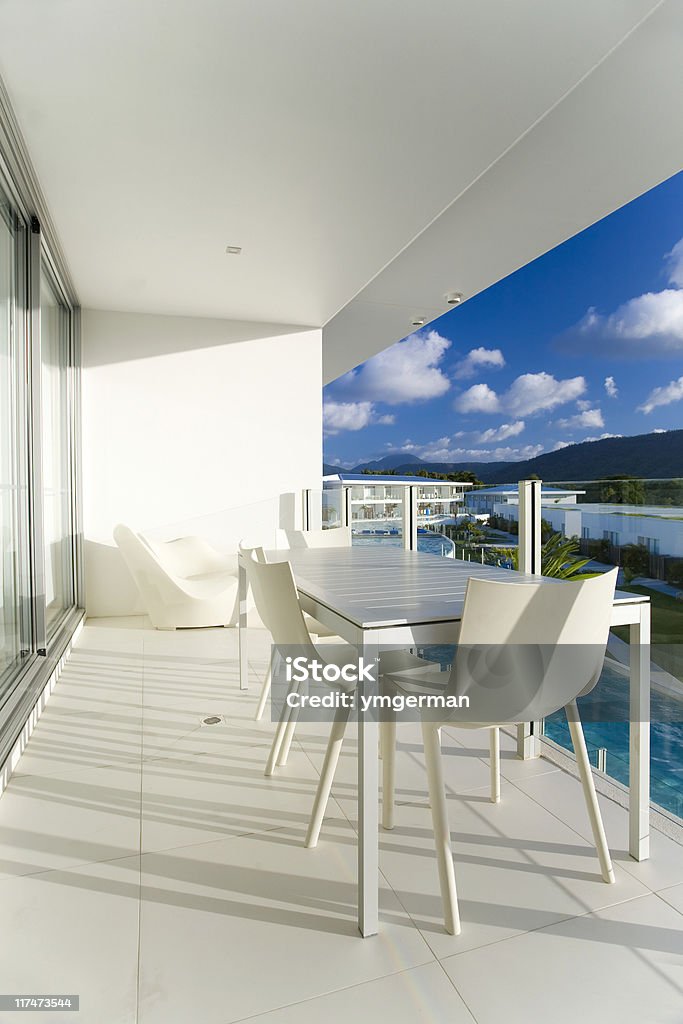 Élégante terrasse de l'hôtel - Photo de A la mode libre de droits