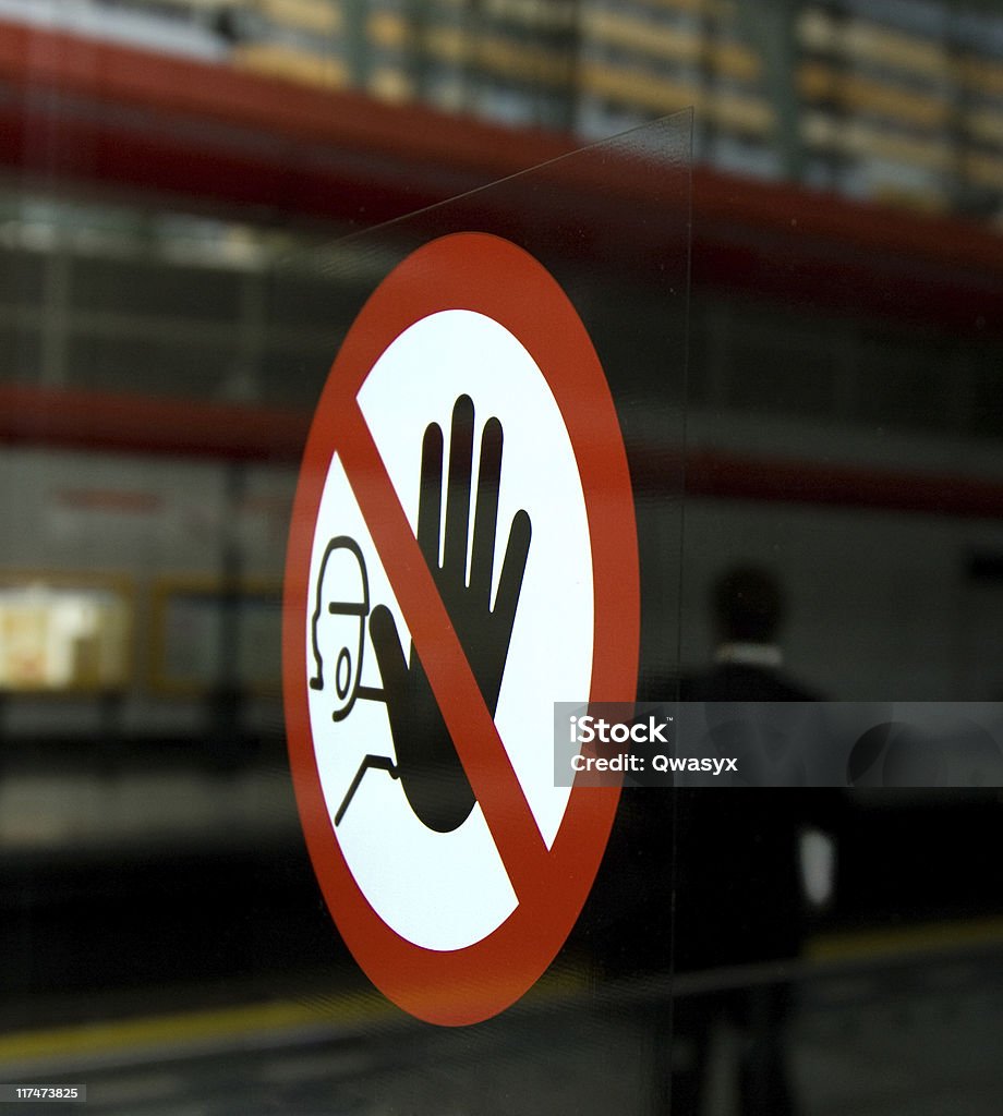 Señal de pare (Stop) con la mano - Foto de stock de Color - Tipo de imagen libre de derechos