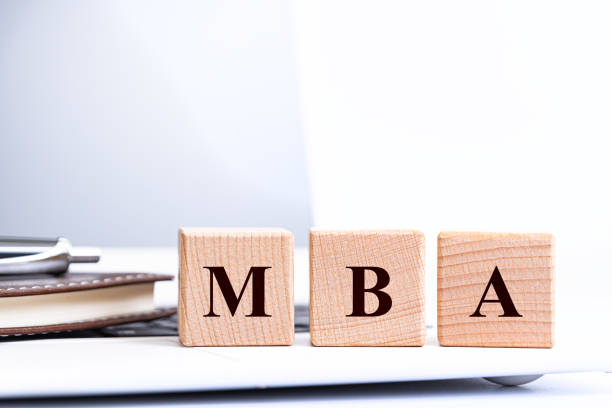 palabra mba hecha con bloques de construcción - master of business administration fotografías e imágenes de stock