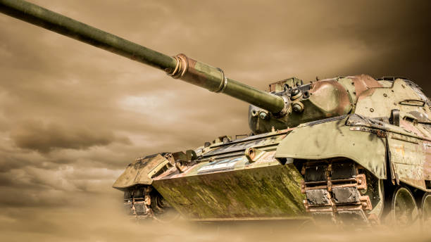 오래된 전투 탱크 - leopard tank 뉴스 사진 이미지