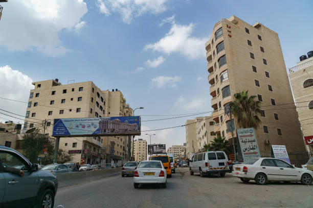 cidade de ramallah na cisjordânia - muro da cisjordânia fotos - fotografias e filmes do acervo