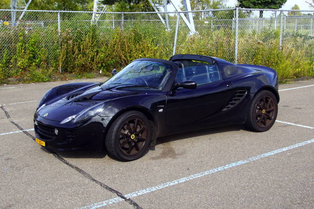 black lotus elise - lotus automobiles imagens e fotografias de stock