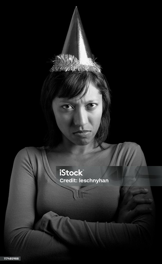 Urodziny dziewczyny wygląda nieszczęśliwy (XL - Zbiór zdjęć royalty-free (Czarno biały)