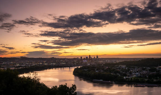 istock Sunrise Over the Cincinnati Skyline 1174870031