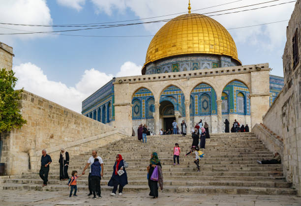 이스라엘 팔레스타인 예루살렘에 있는 성전 산 꼭대기에 있는 바위의 돔 - gold dome 뉴스 사진 이미지