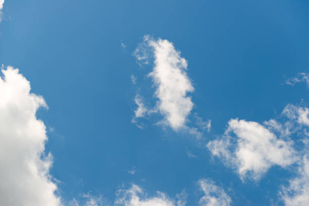 cielo con nuvole bianche - 16243 foto e immagini stock