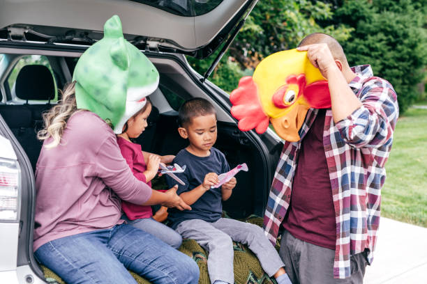 istock Family having fun on Halloween's Eve 1174901478