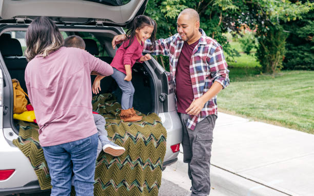 istock Family with two kids 1174901481