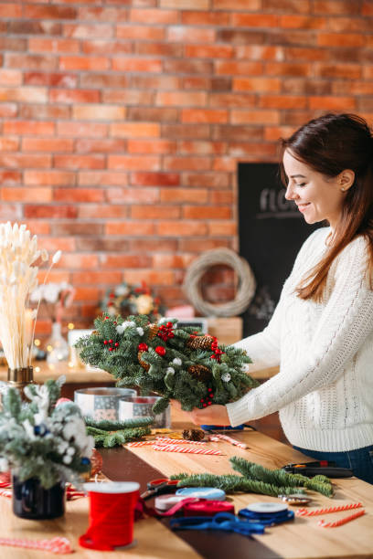 istock florist craft studio lady decoration satisfied 1174901686