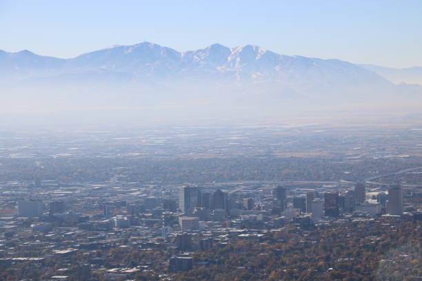 Layer of smog blankets Salt Lake City in early winter