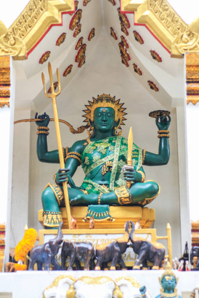 indra shrine w: ratchaprasong - erawan zdjęcia i obrazy z banku zdjęć