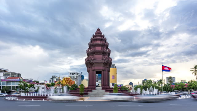 4K UHD Time Lapse : Independence Monument at Phnom Penh, Cambodia.
