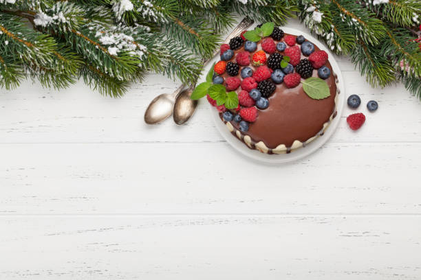 Cheesecake with berries and chocolate