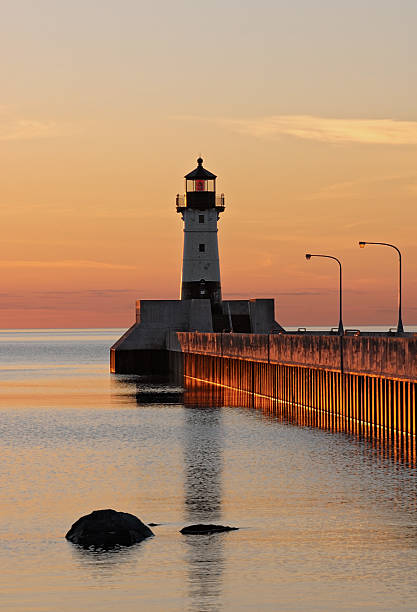 istock Great Lake Harbor Lighthouse Sunrise 117495103