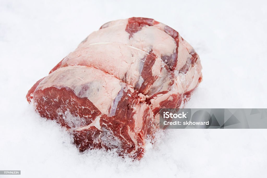 Boeuf côtes de bœuf rôti à la neige - Photo de Aliment cru libre de droits