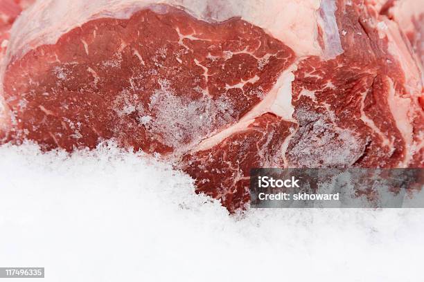 Wołowiny Pieczony Zbliżenie - zdjęcia stockowe i więcej obrazów Mięso - Mięso, Zamarznięty, Bez ludzi