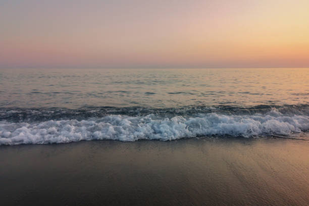 istock Beautiful Sunset on the Beach, Sun, Sky, Sea, Waves 1174989608