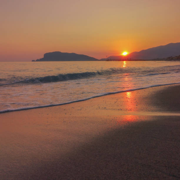 istock Beautiful Sunset on the Beach, Sun, Sky, Sea, Waves 1174989634