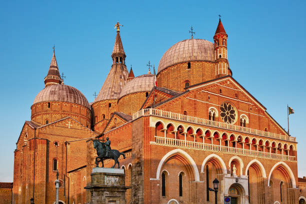 istock Sant'Antonio Basilica in Padua, Italy at sunset 1175006319
