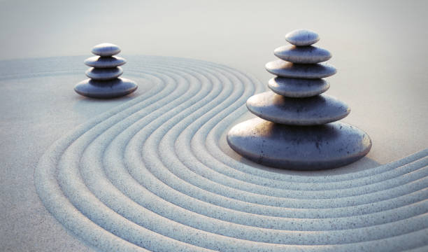 японский сад зен с текстурированным песком - фото с запасом - yin yang symbol фотографии стоковые фото и изображения