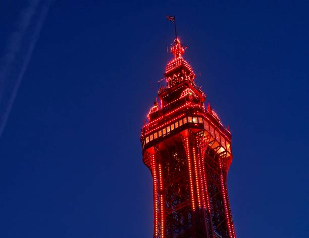 torre blackpool - blackpool illuminated blackpool tower vacations fotografías e imágenes de stock