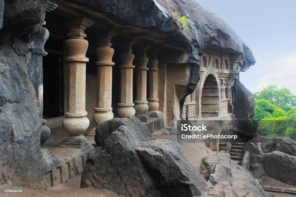 Seated Buddha Statues, Pandavleni Buddhist caves. Nasik, Maharashtra, India Cave Stock Photo