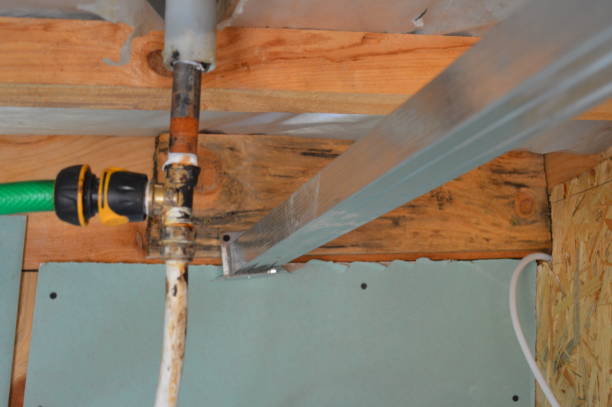 istock Installation of a metal profile for drywall 1175045972