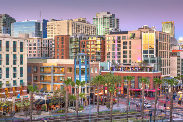 カリフォルニア州サンディエゴのガスランプ地区の街並み。 - night downtown district north america san diego california ストックフォトと画像