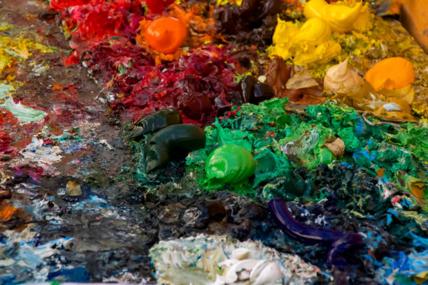istock artist's palette and colors 1175070523